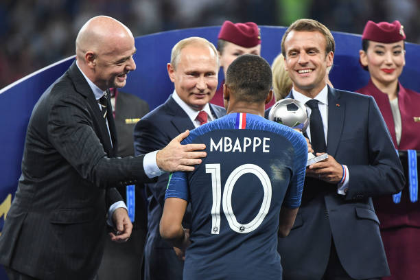 並憑藉幾場 並憑藉幾場